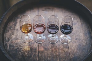 4 verres de différents vin de l'école d'œnologie de Changins